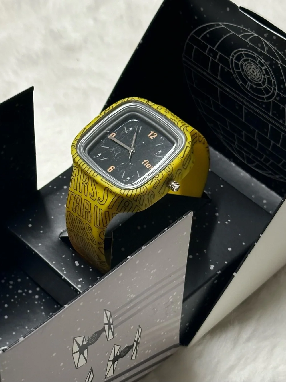 Star Wars flex watch yellow new